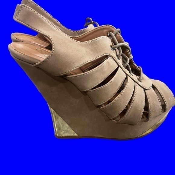 TAN and Gold Wedge Heels- with box - Picture 2 of 6